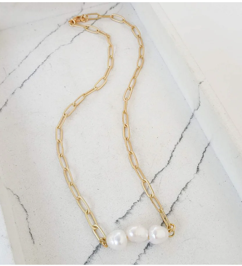 15” Large Paperclip Chain w/ Triple Pearl Connector - Gabrielle's Biloxi