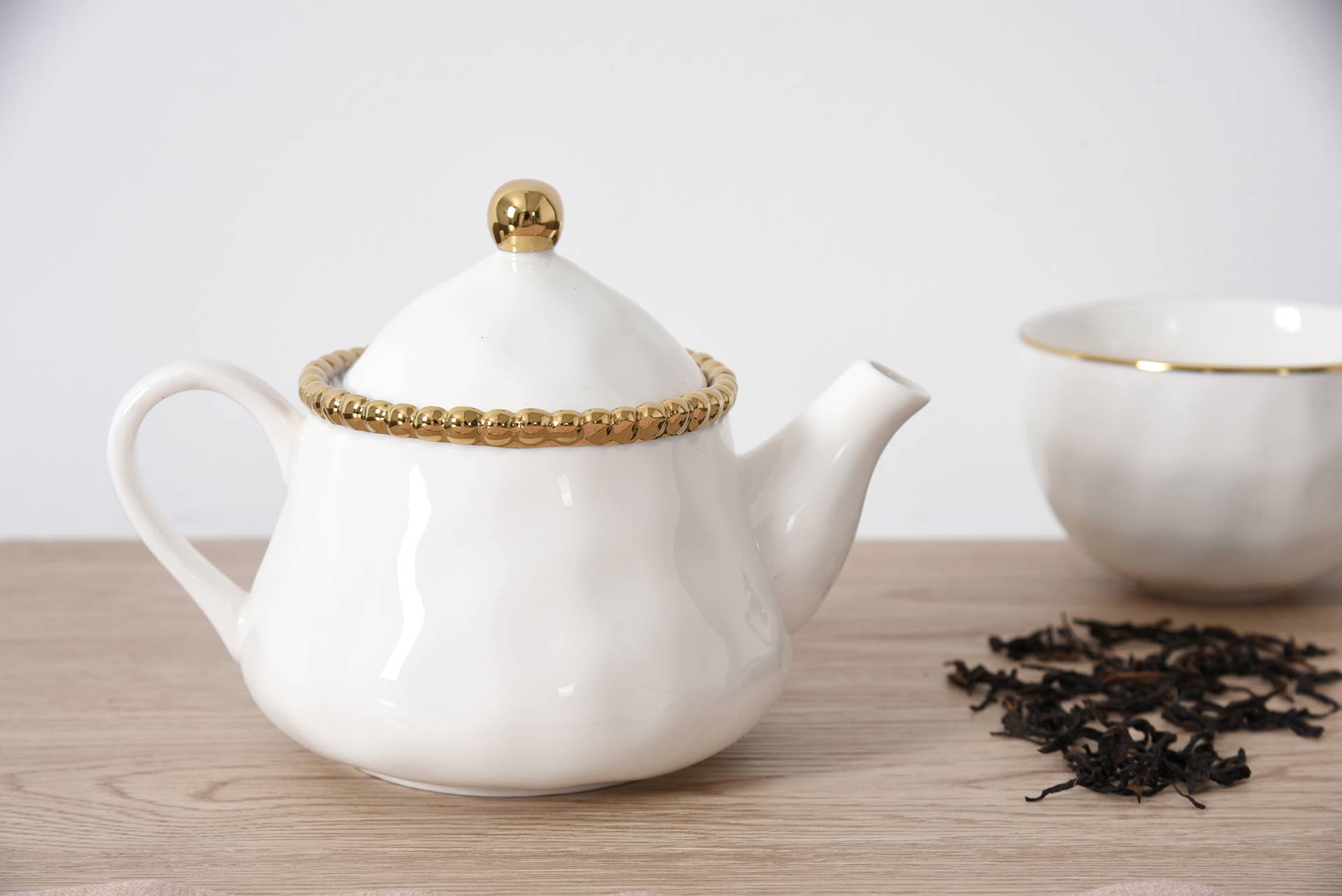 Pampa Bay Tea Pot - White & Gold - Gabrielle's Biloxi