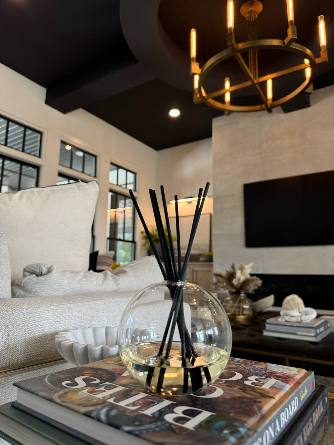 Luxe Scented Diffuser Oil + Reeds - Hibiscus Rain - Gabrielle's Biloxi