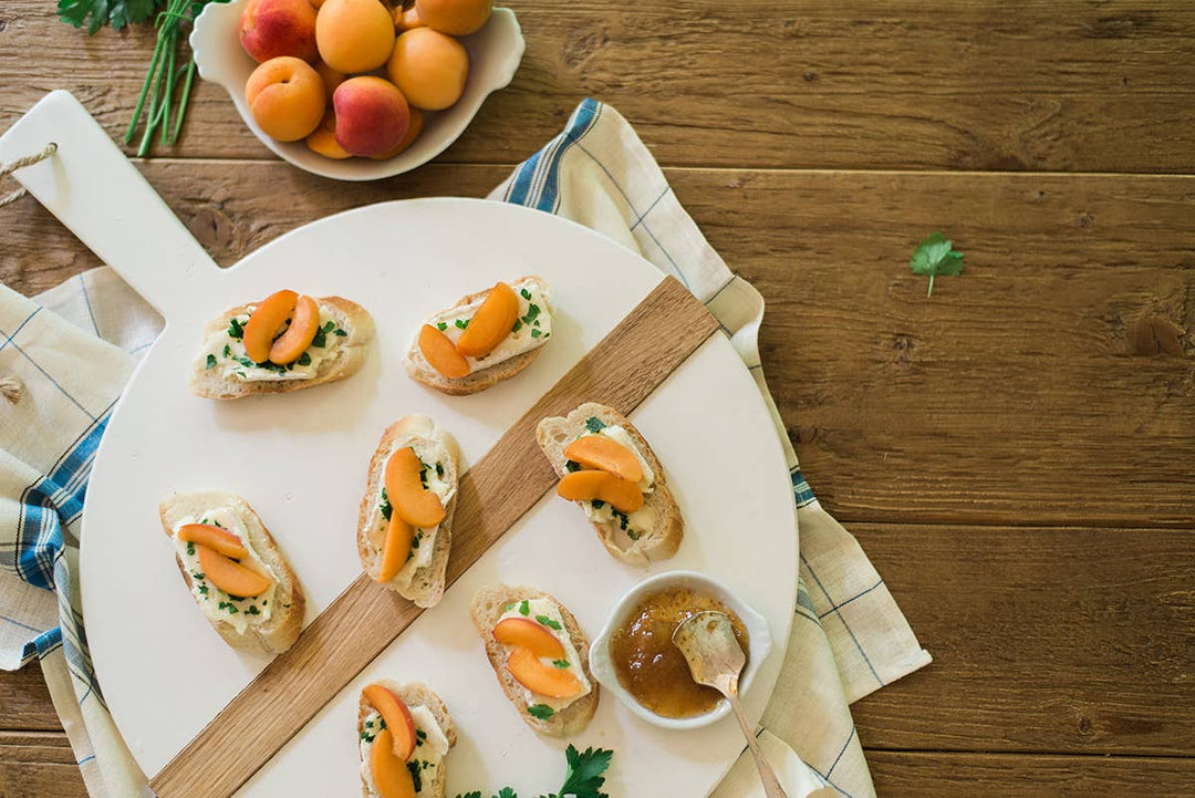 ETU Mod Charcuterie Cheese Board, Small Round, White - Gabrielle's Biloxi