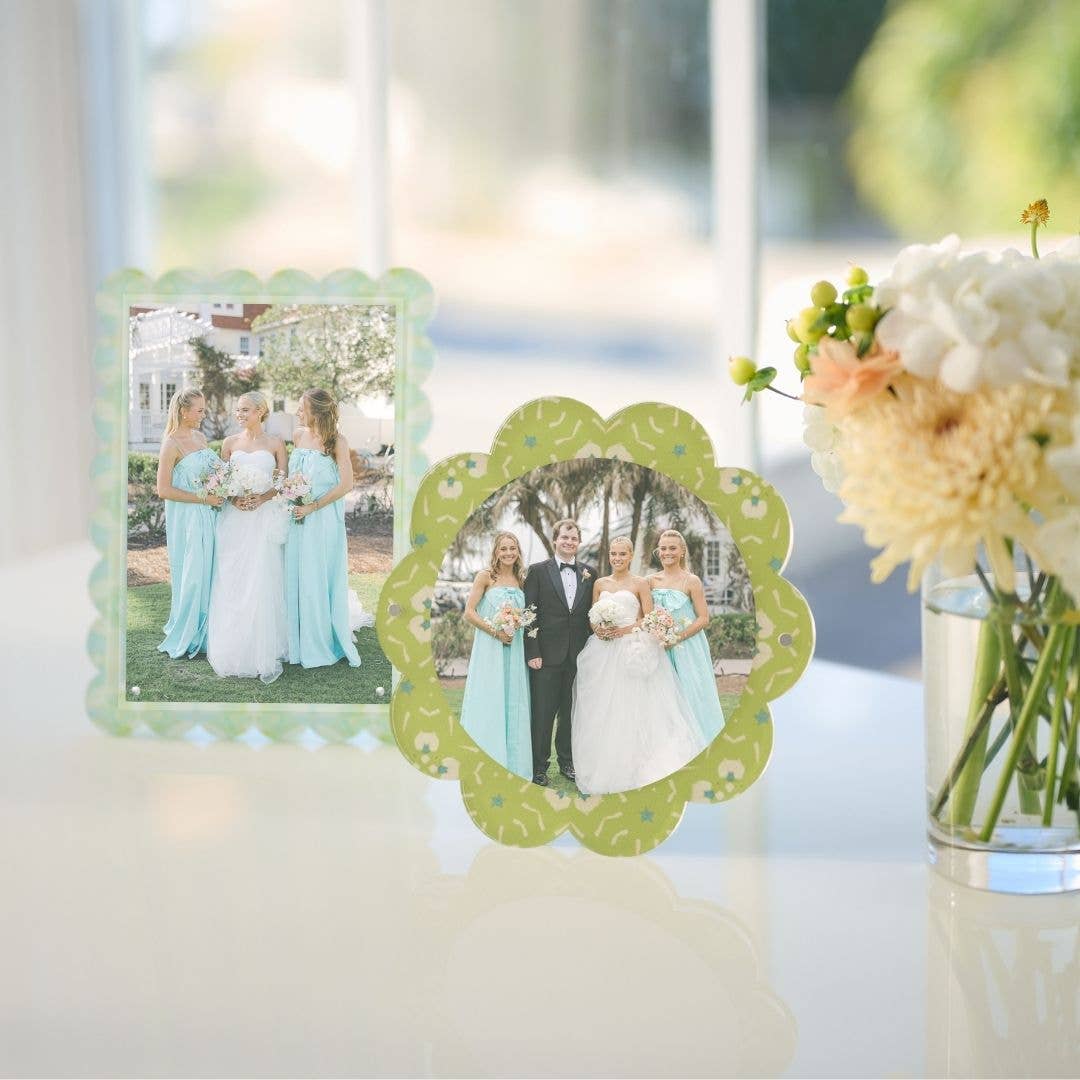 Dorset Garden Green Acrylic Round Picture Frame - Gabrielle's Biloxi