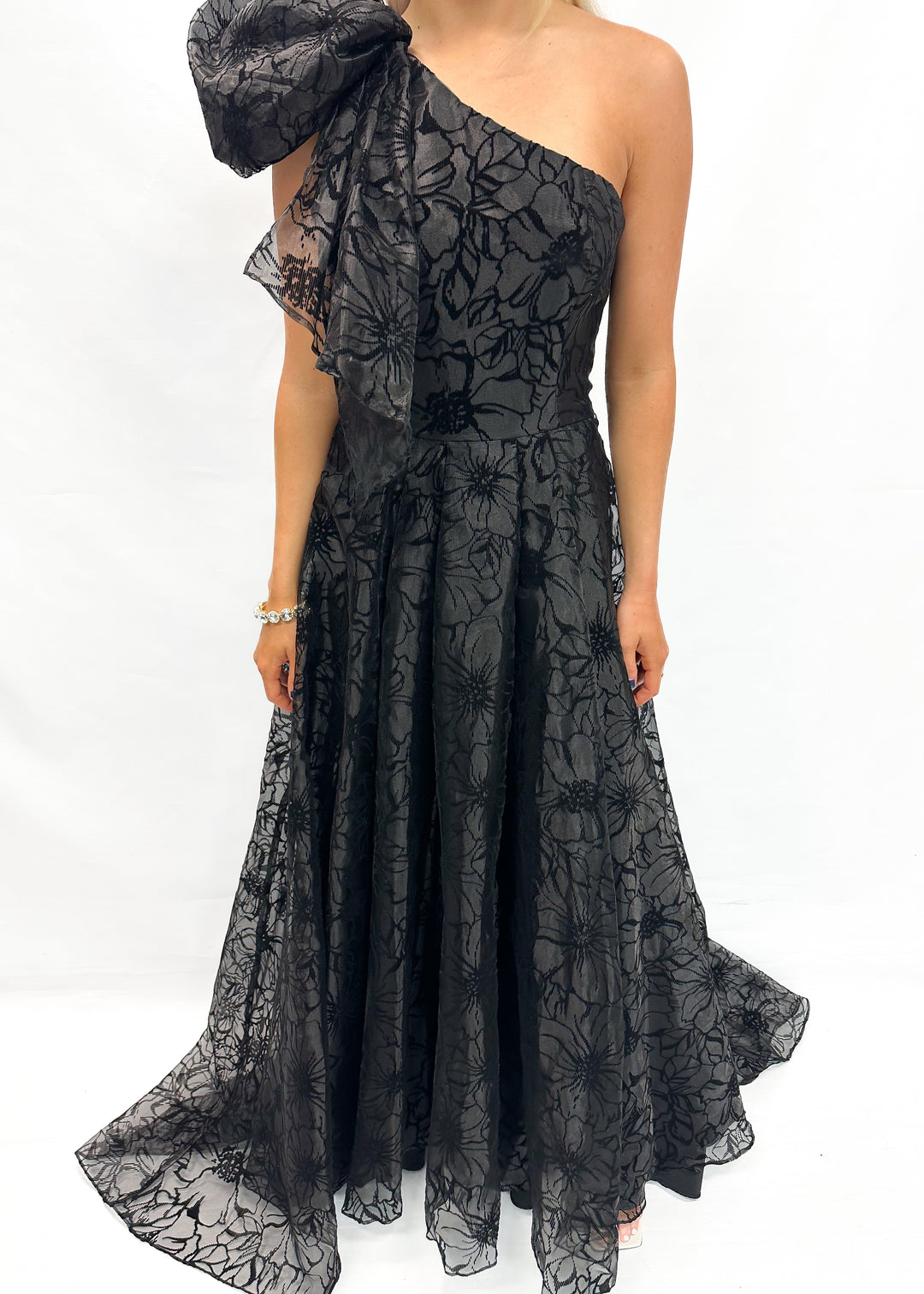 Black Halo Mirabella Gown - Blooming Veils | Gabrielle's Biloxi Black Halo Mirabella Gown - Blooming Veils | Gabrielle's Biloxi
