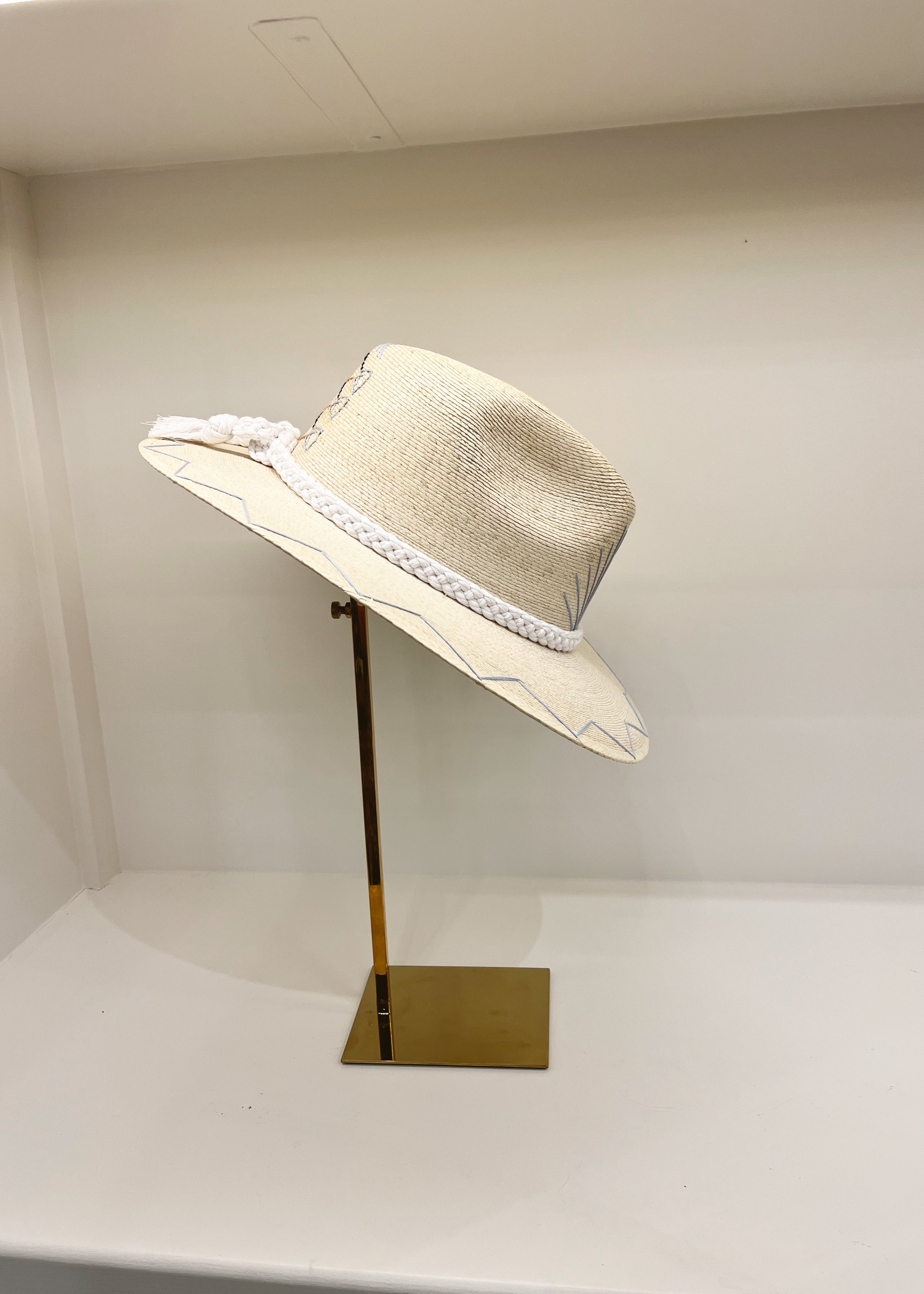 Tipsy Threads White Palm Triple Fish - Medium - Gabrielle's Biloxi