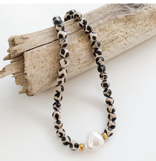 The Kamryn Necklace - Black Giraffe - Gabrielle's Biloxi