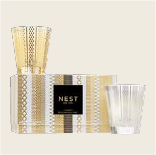 Nest Festive Classic Candle Duo - Holiday & Birchwood Pine