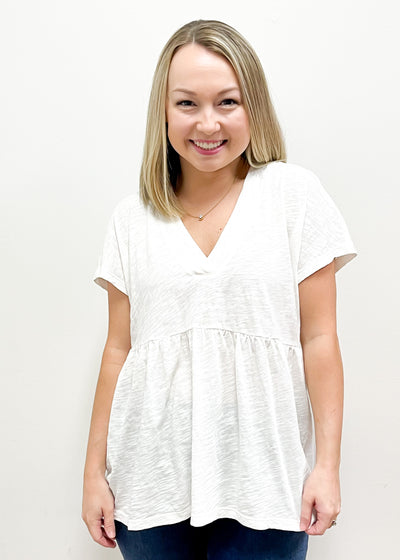 Bobi V-Neck Short Sleeve Single Tier Cream - Gabrielle's Biloxi