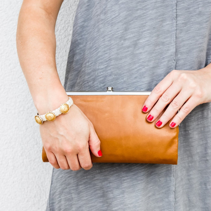 Hobo lauren wallet honey clearance