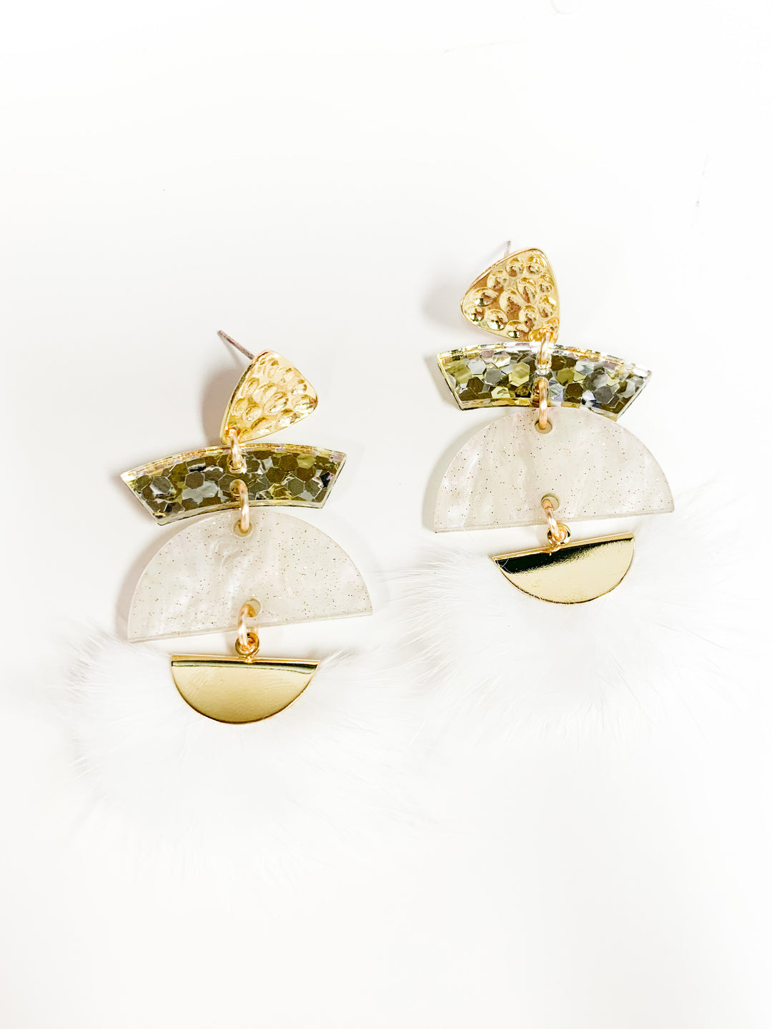 Willow Tassel Earrings - White Shimmer - Gabrielle's Biloxi