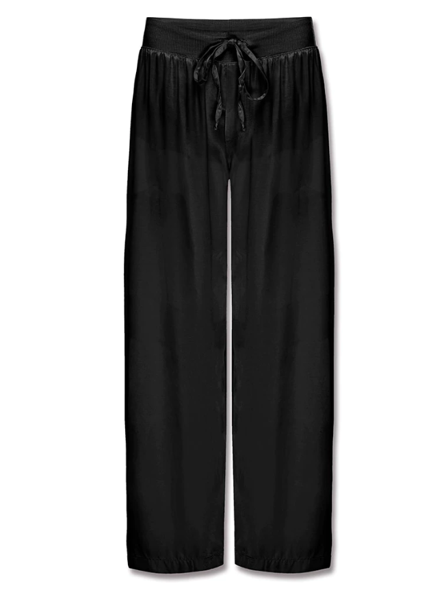 PJ Harlow Jolie Capri Satin Pant in Black - Gabrielle's Biloxi